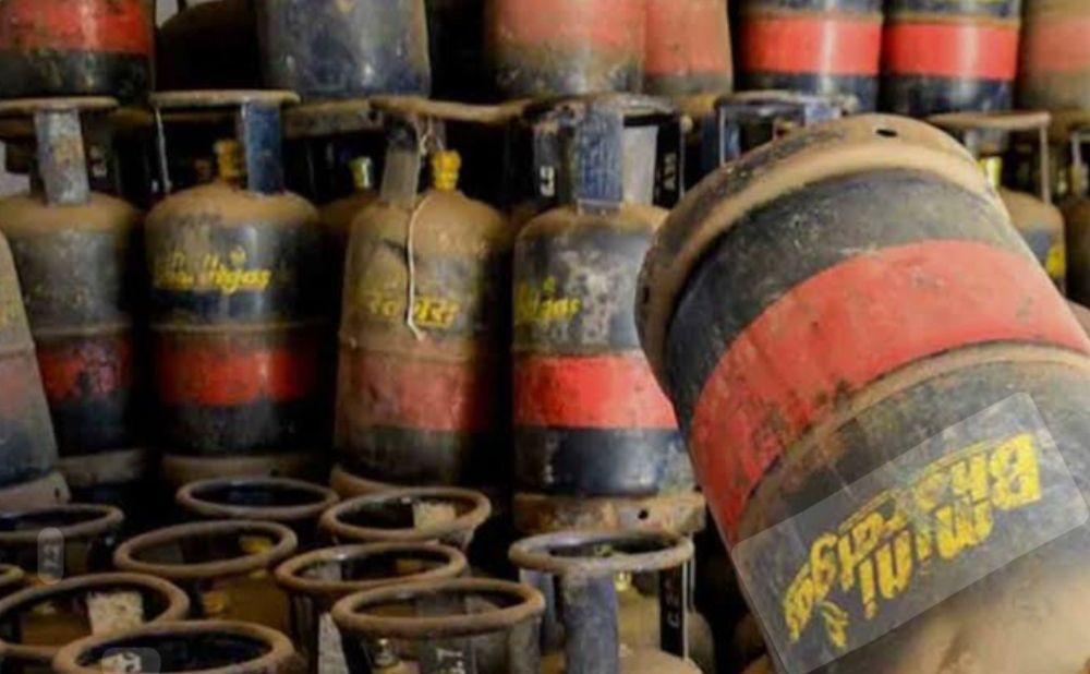 व्यवसायिक कार्यों में घरेलू गैस सिलेंडर का उपयोग करने पर होगी कार्रवाई