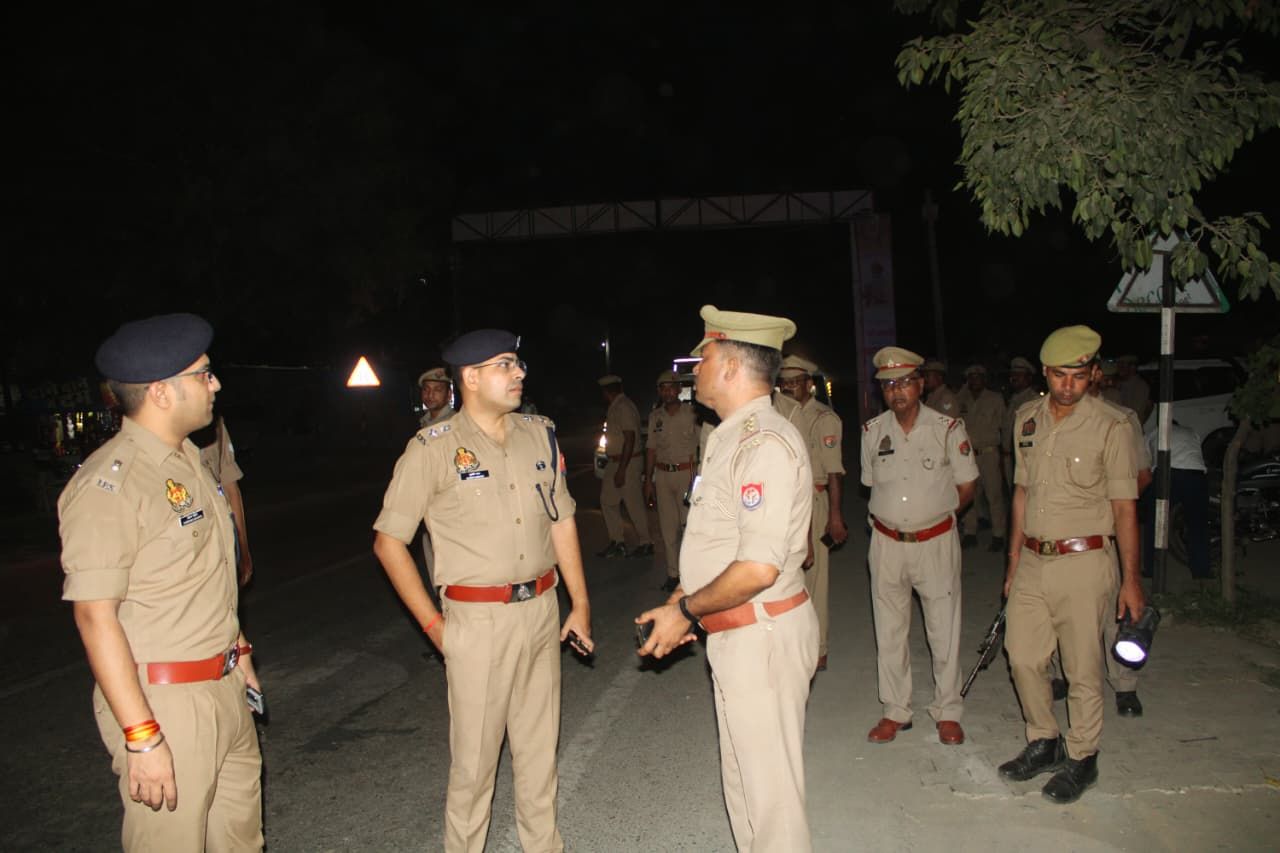 एसपी ने भारी पुलिस बल के साथ किया रूट मार्च, दिए कड़े निर्देश