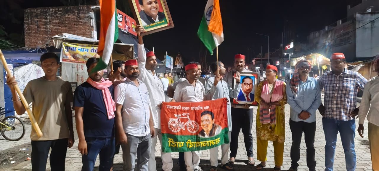 दिल्ली में अखिलेश यादव को हिरासत में लेने की खबर से भड़के सपा कार्यकर्ता