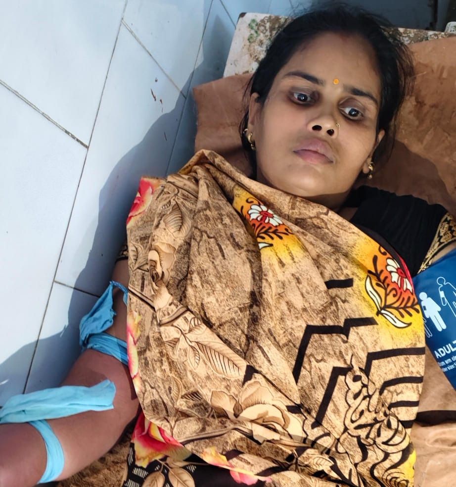सर्पदंश से महिला की हालत गंभीर, जिला अस्पताल रेफर
