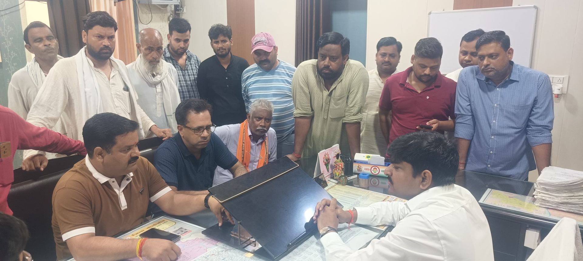 नायब तहसीलदार पर भाजपा मंडल उपाध्यक्ष से अभद्रता का आरोप, कार्यकर्ताओं में भारी रोष