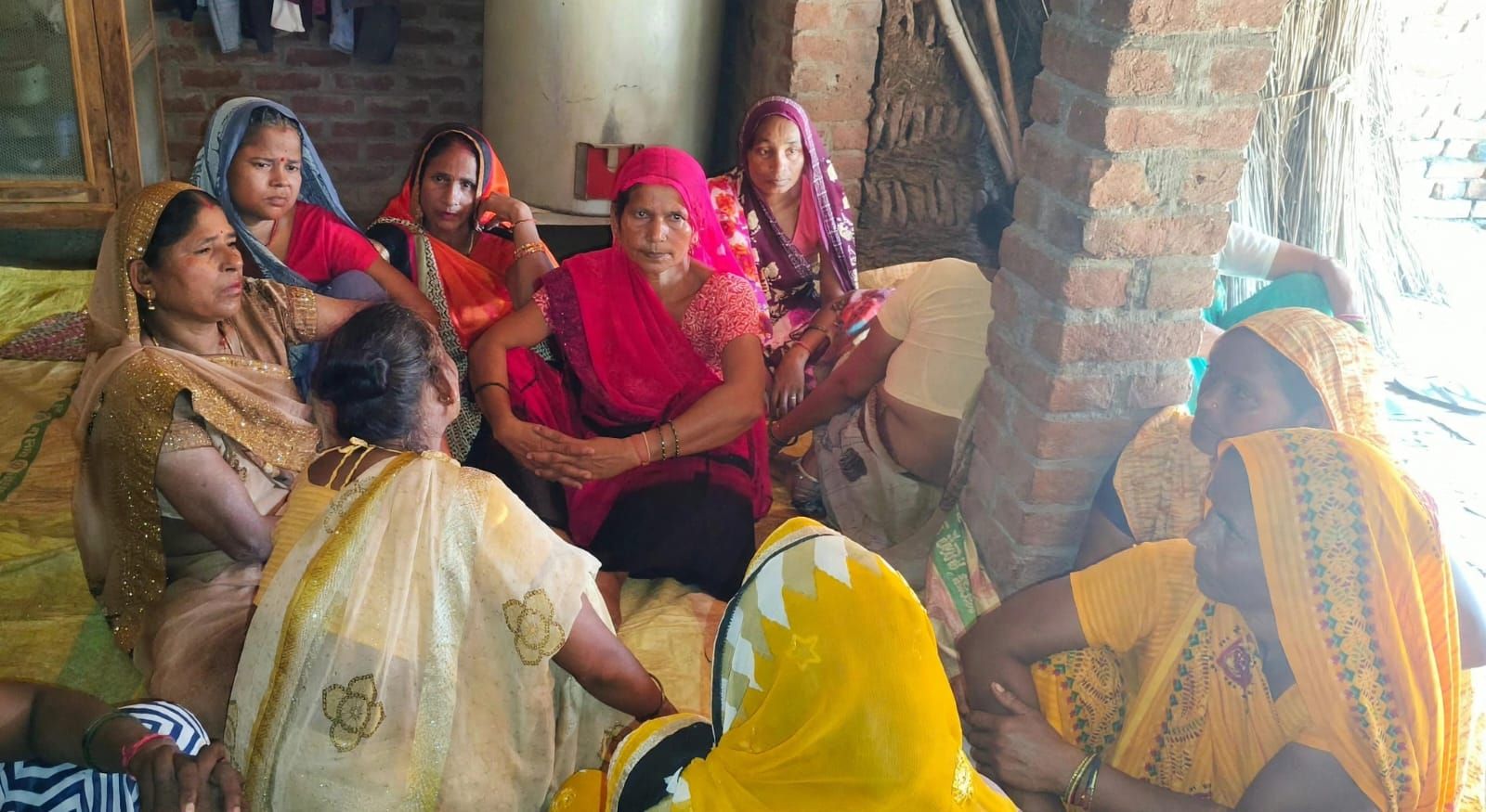अज्ञात वाहन की टक्कर से बाइक सवार ग्रामीण की दर्दनाक मौत, परिवार में मचा कोहराम